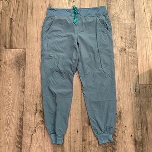 Figs petite jogger scrub pants